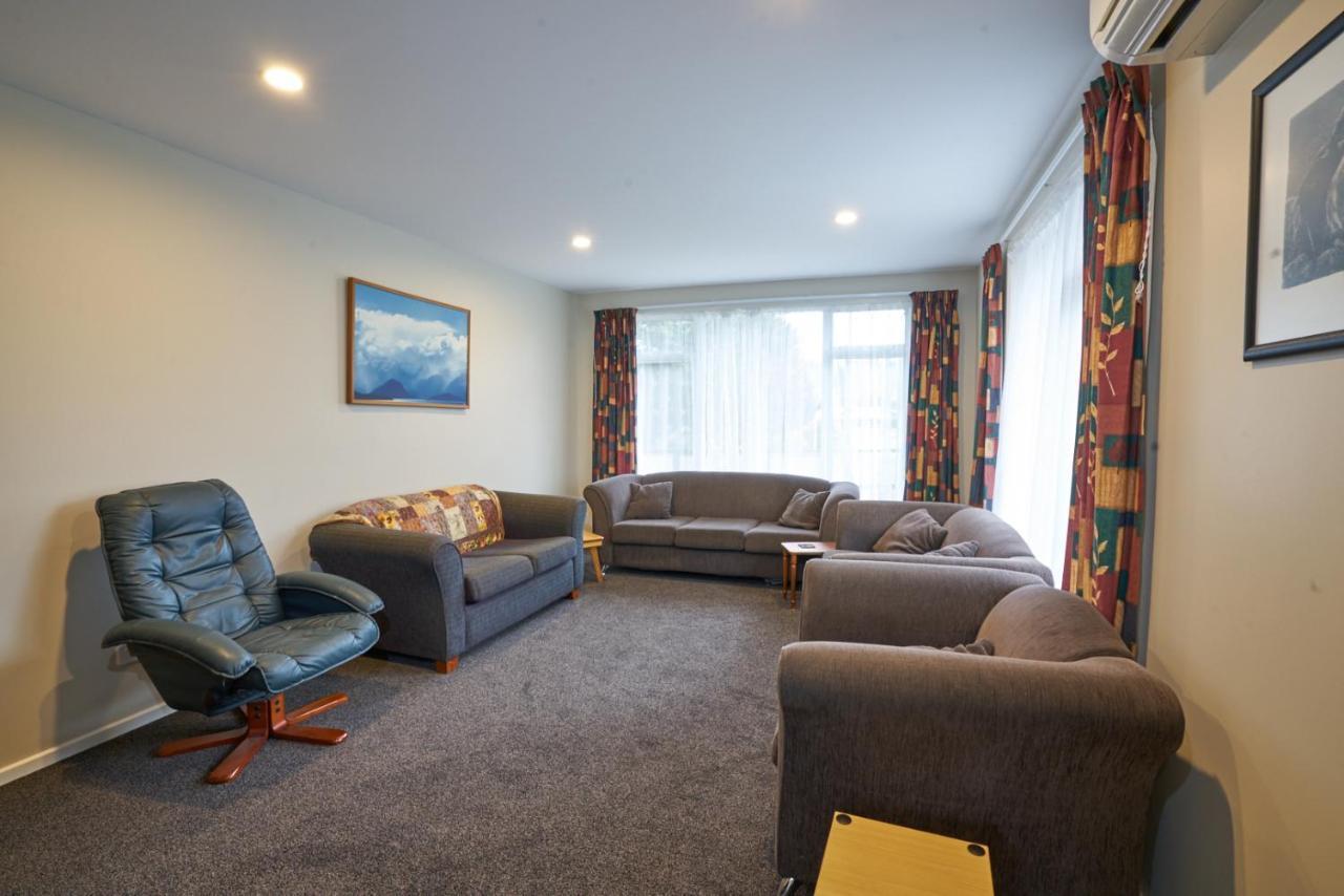 Accommodation Fiordland -The Three Bedroom House At 226A Milford Road Te Anau Exterior foto